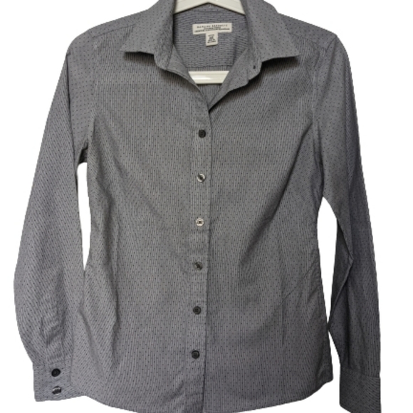 COPY - 3/$15 Banana Republic Non Iron Fitted Dress shirt - Picture 1 of 4